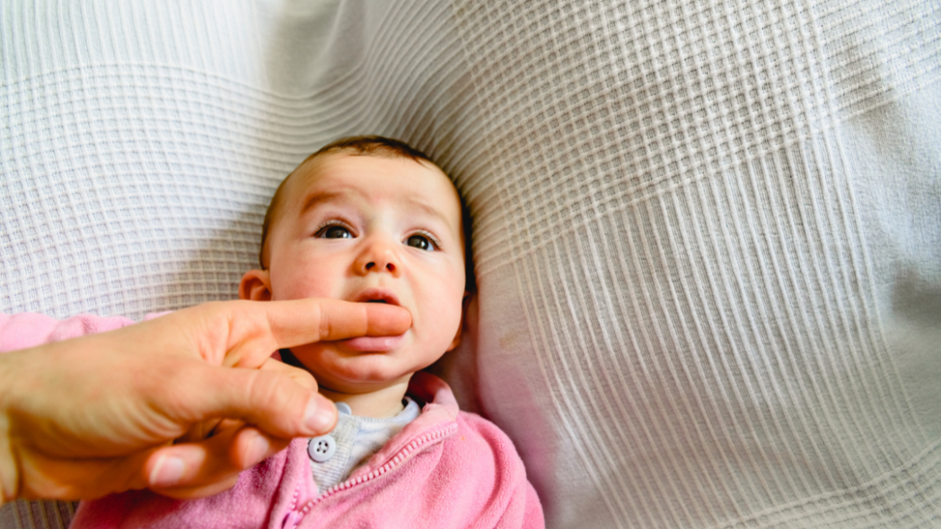 Morsi dei bambini al nido (0-3 anni): come affrontarli con serenità