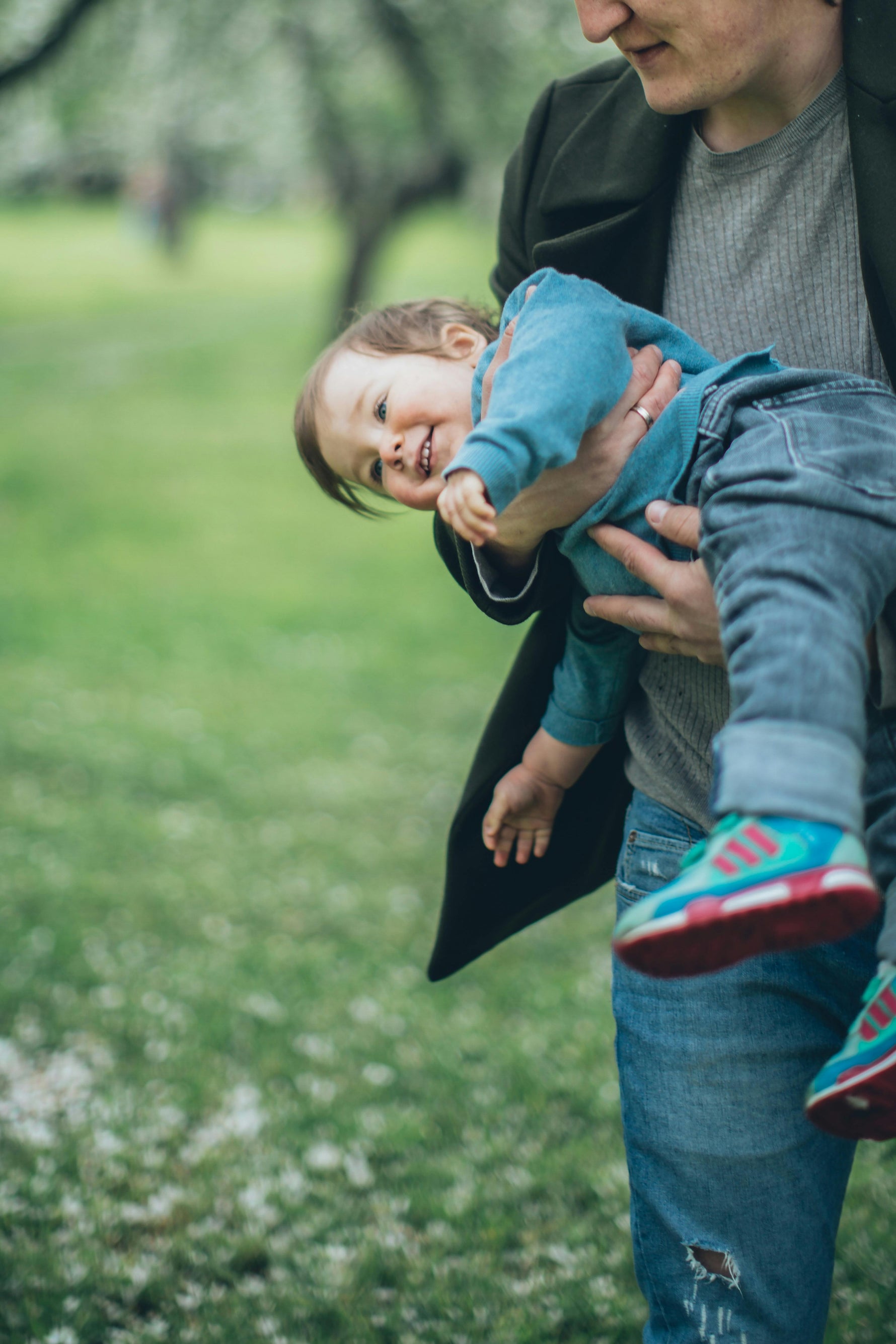 Come parlare ai bambini delle emozioni: costruire la base per un’intelligenza emotiva solida