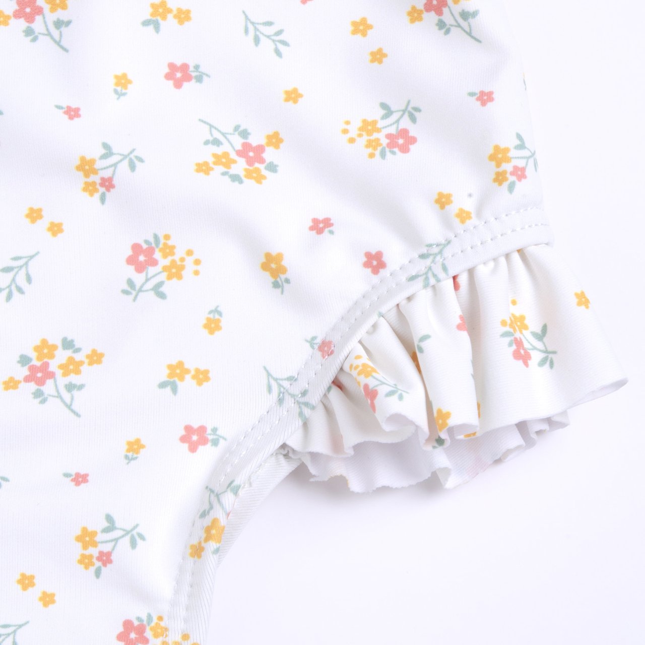 Costume intero Chicco floreale con volant | Comfort e libertà per le giornate al mare