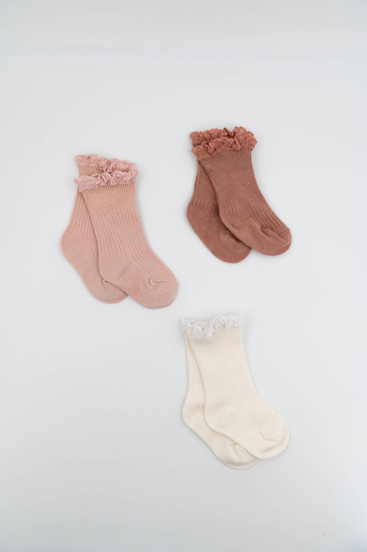 3PC in Gift Box Calza Bimba con Pizzo Rosa Bamboom | Tre calzine delicate in una confezione regalo