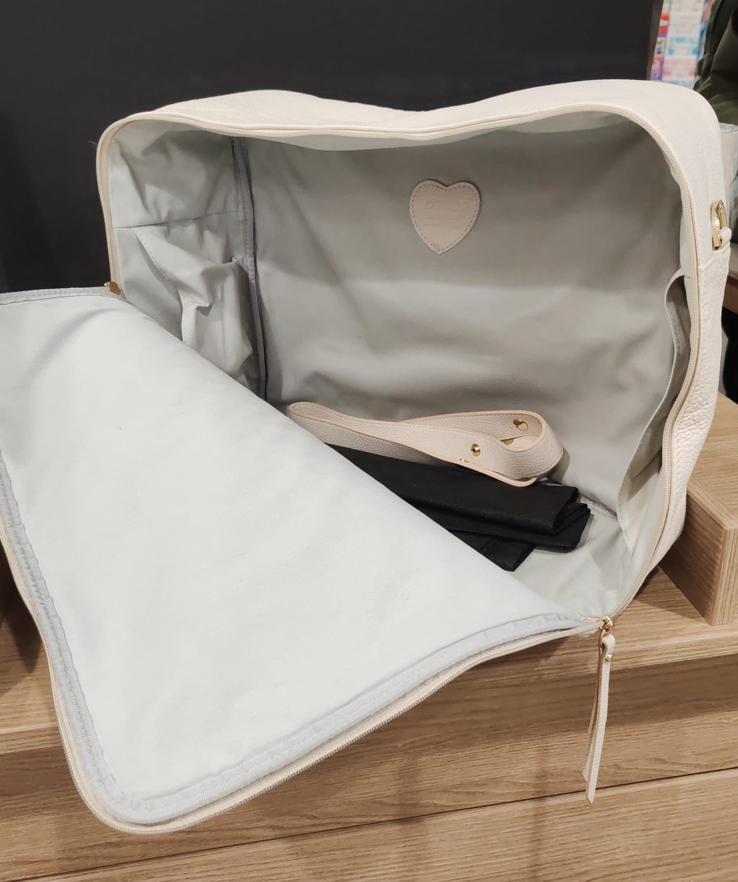 Borsa a tracolla mamma in vera pelle Love Bag Crema – Ultimo Pezzo