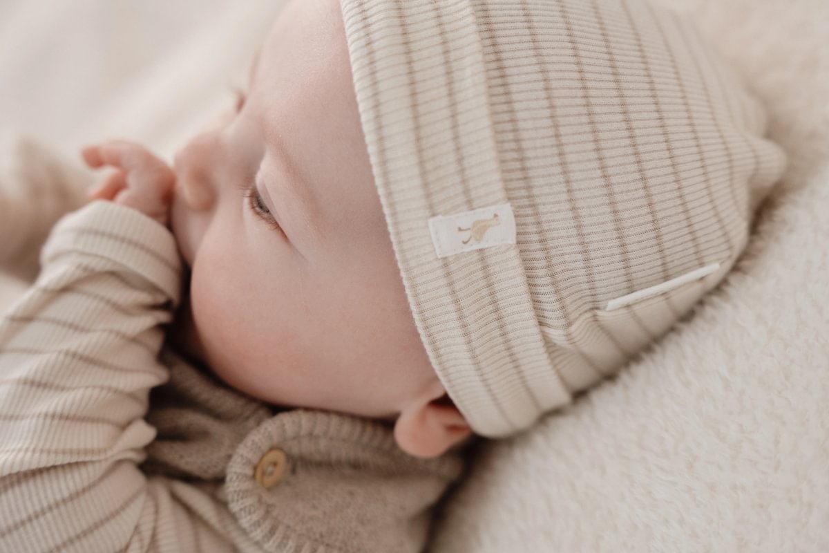 Berretto Invernale Little Dutch Soft Beige Stripe | Righe delicate e tonalità naturali