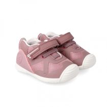 sneakers-for-first-steps-221003-b[1]