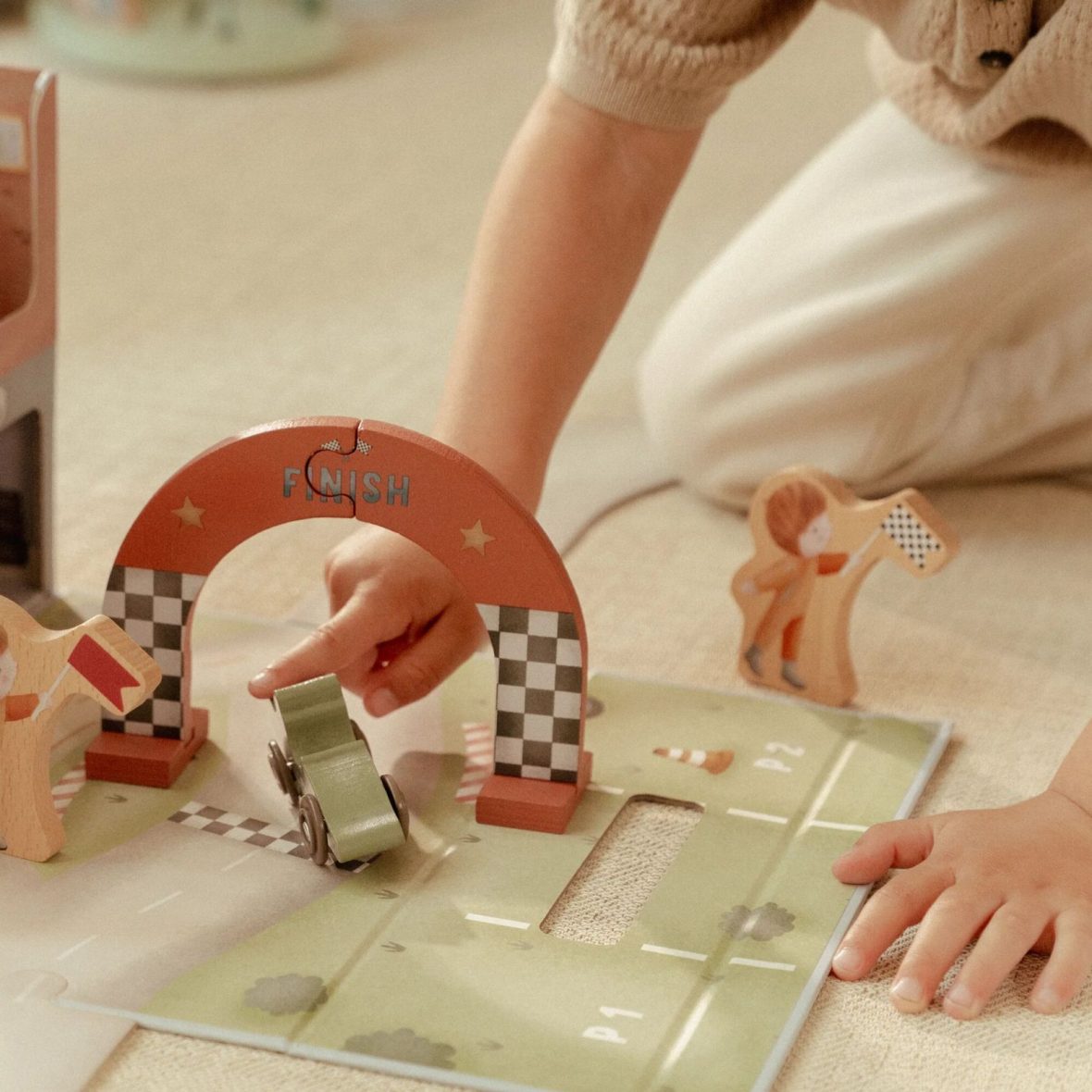 0-1aecb8d4-1600-Set-gara-macchinine-FSC[1]